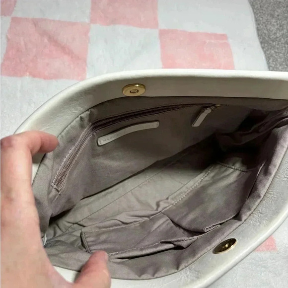 Marc Jacobs off white leather clutch - Picture 5 of 5